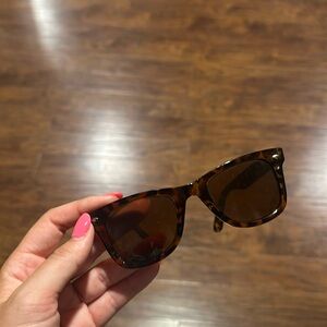 tortoise shell glasses